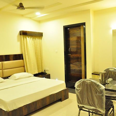 Pai Residency Hotel Hospet Ngoại thất bức ảnh