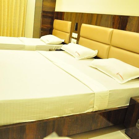 Pai Residency Hotel Hospet Ngoại thất bức ảnh