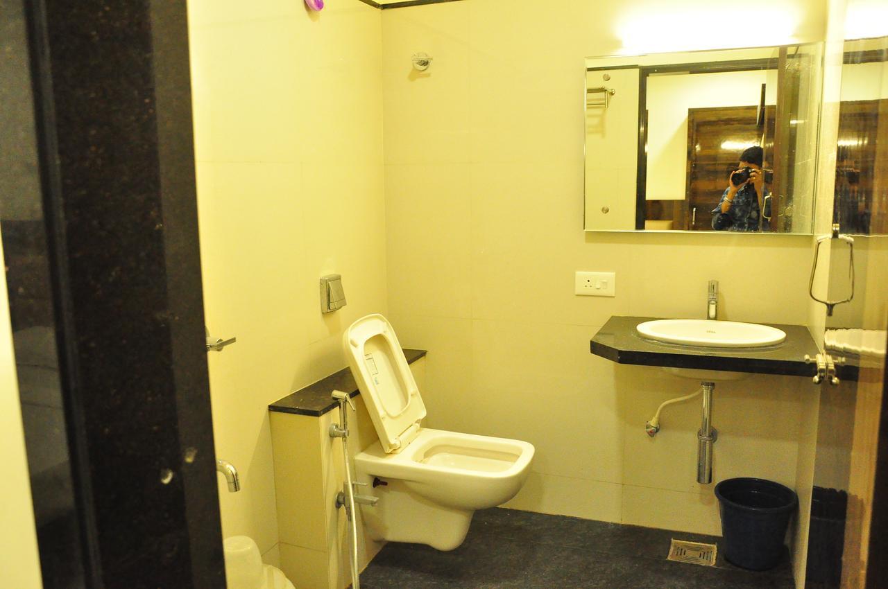 Pai Residency Hotel Hospet Ngoại thất bức ảnh